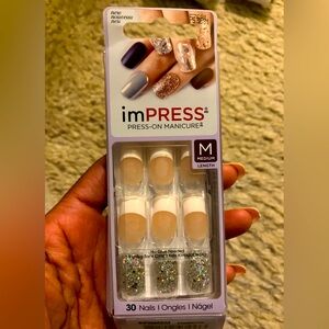 Press on Nails (French Manicure)